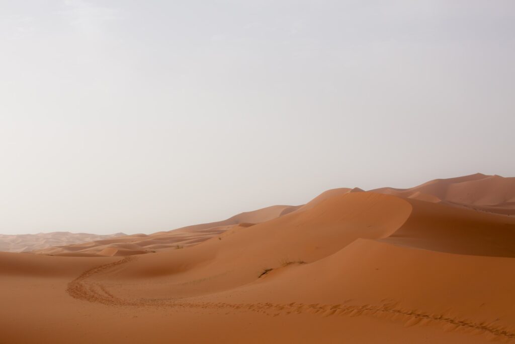 Erg Chebi sahara desert with the 6 days tour in morocco to the desert